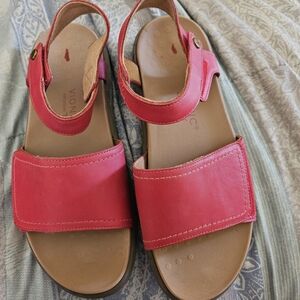 Vionic Orthopedic Womans Size 8.5 Red Sandals, Velcro, Memory Phone
